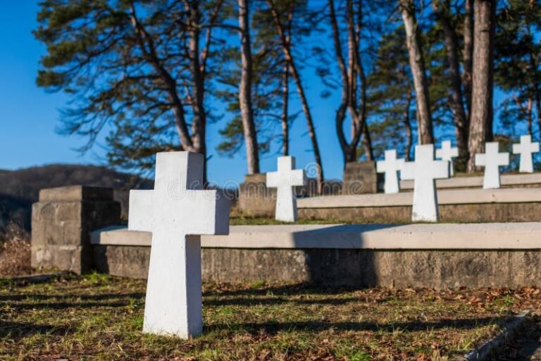 cimetiere paisible sous ciel bleu clair