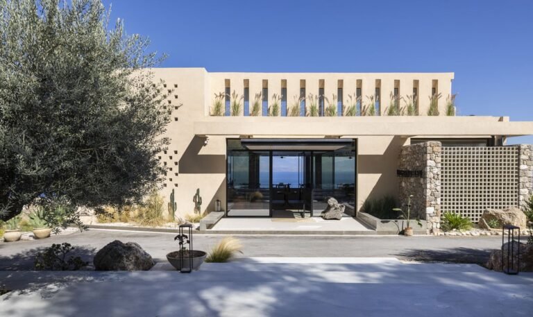 Quels sont les avis et services du Grand Bleu Hotel à l’Île Maurice 26 facade exterieure elegante du grand bleu hotel